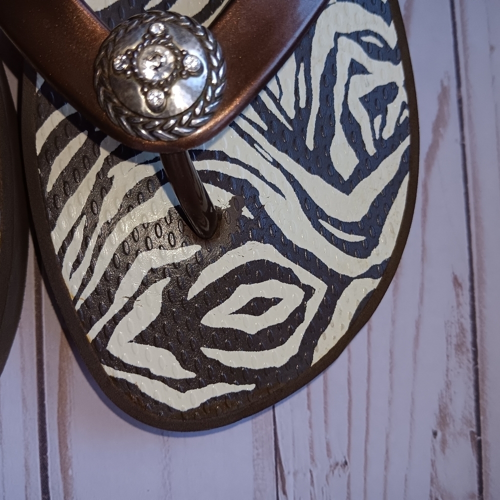 Brighton Brown Zebra Stripe Print Wedge Sandal Flip Flops Sz. 8.5/9 - Picture 6 of 9